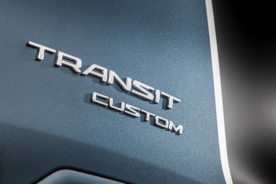 Логотип Ford Transit Custom Sport 2017 года  (WW) (фото 10 из 24)